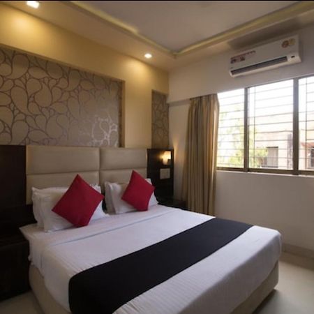 Hotel Galaxy Comforts Mumbai Exteriör bild