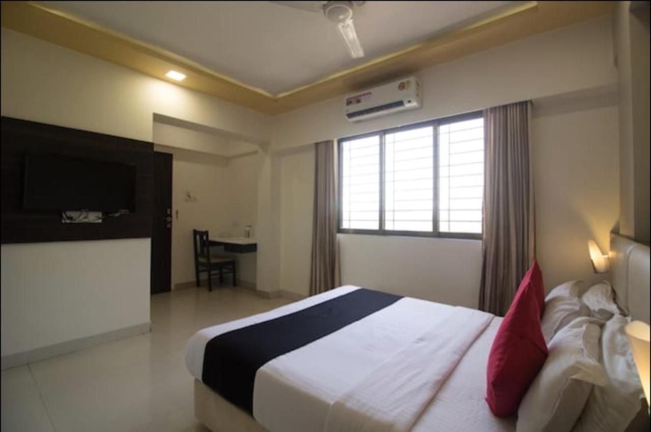 Hotel Galaxy Comforts Mumbai Exteriör bild