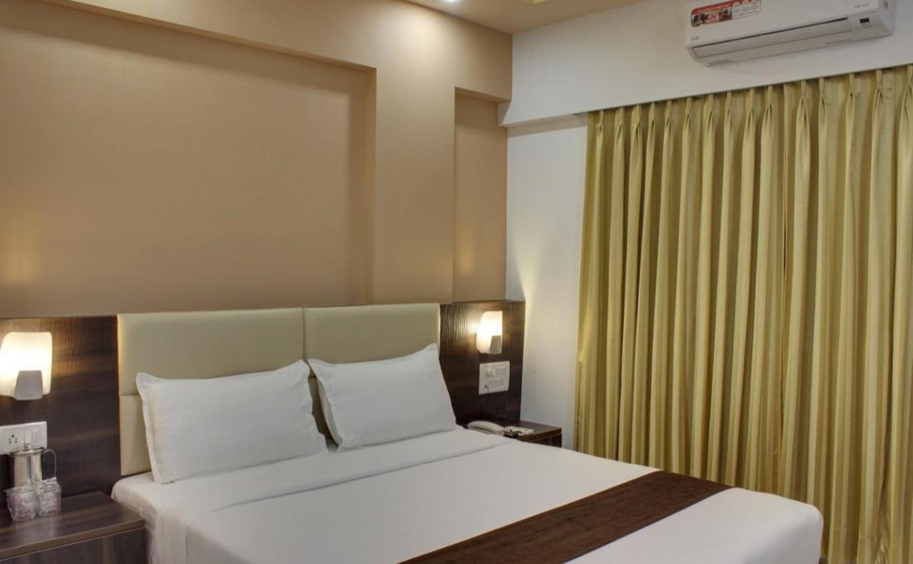Hotel Galaxy Comforts Mumbai Exteriör bild